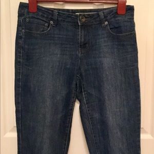 DKNY blue jean capris. Excellent condition!